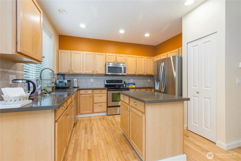 Property photo for 28104 Maple Ridge Way Se, Maple Valley photo 8