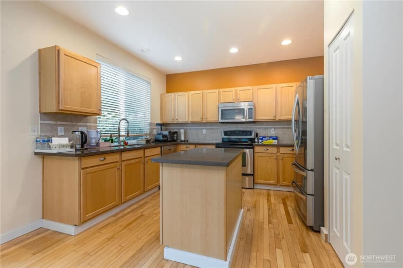 Property photo for 28104 Maple Ridge Way Se, Maple Valley photo 6