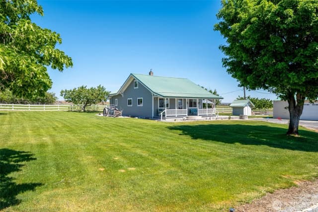 Property photo for 18253 Road B Nw, Ephrata photo 3