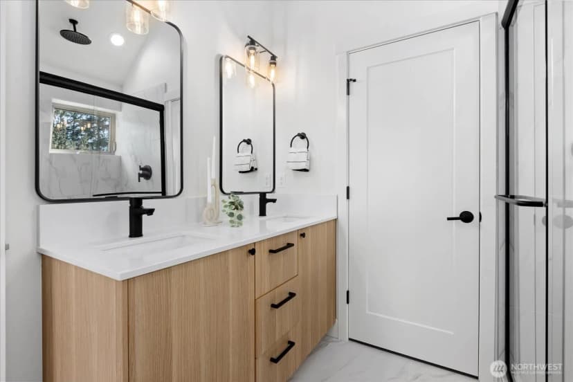 Property photo for 12044 Hiram Place Ne #b, Seattle photo 7