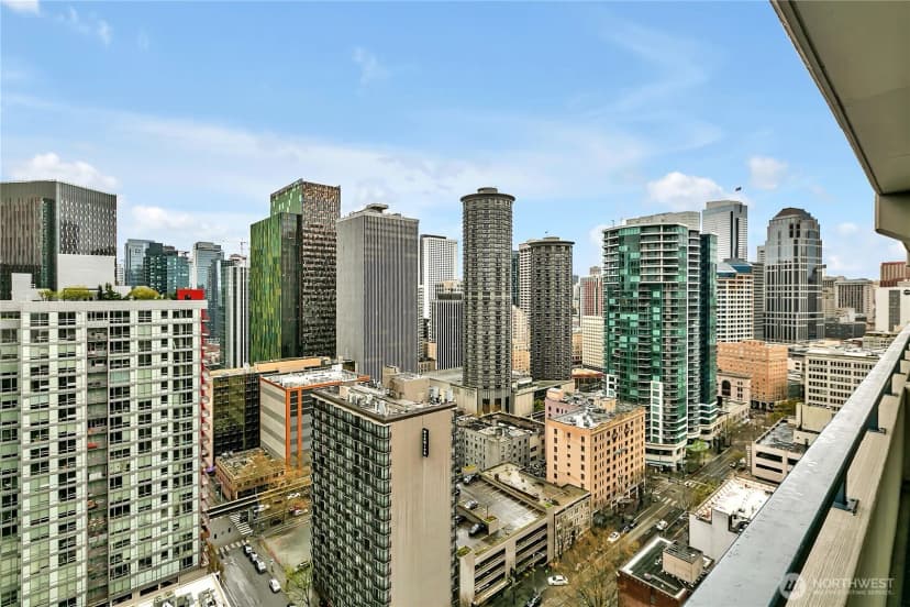 Property photo for 2100 3rd Avenue #2606, Seattle photo 13