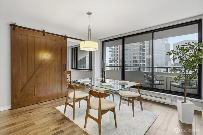 Property photo for 2100 3rd Avenue #2606, Seattle photo 10