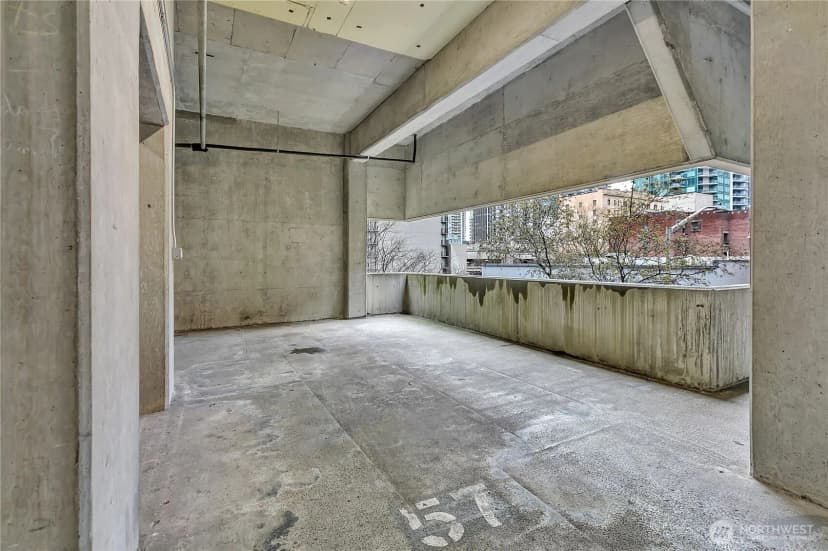 Property photo for 2100 3rd Avenue #2606, Seattle photo 32