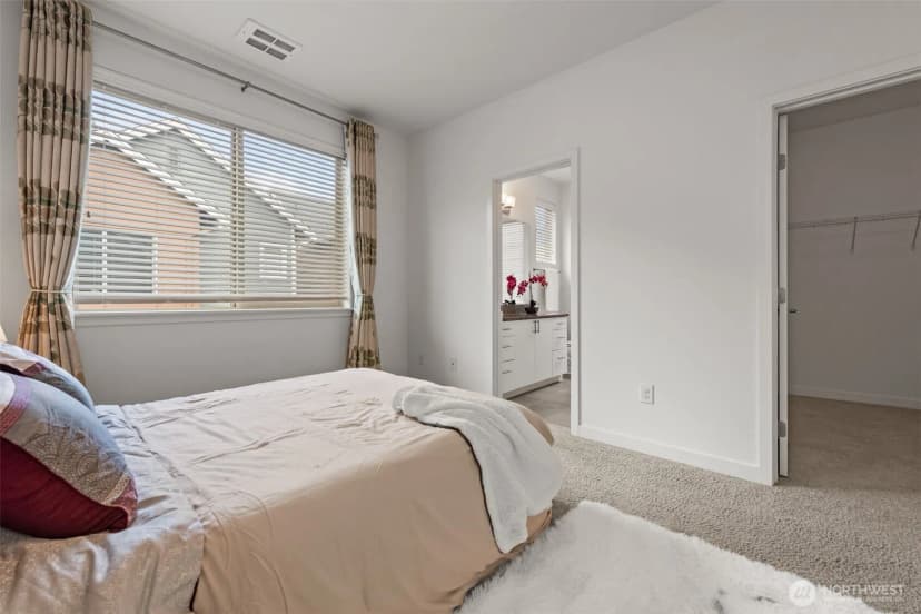 Property photo for 15729 Ne 14th Aly, Bellevue photo 21