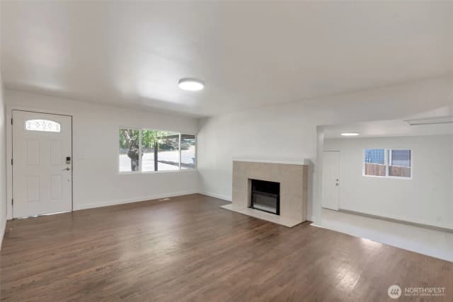 Property photo for 11229 29th Avenue Sw, Seattle photo 4