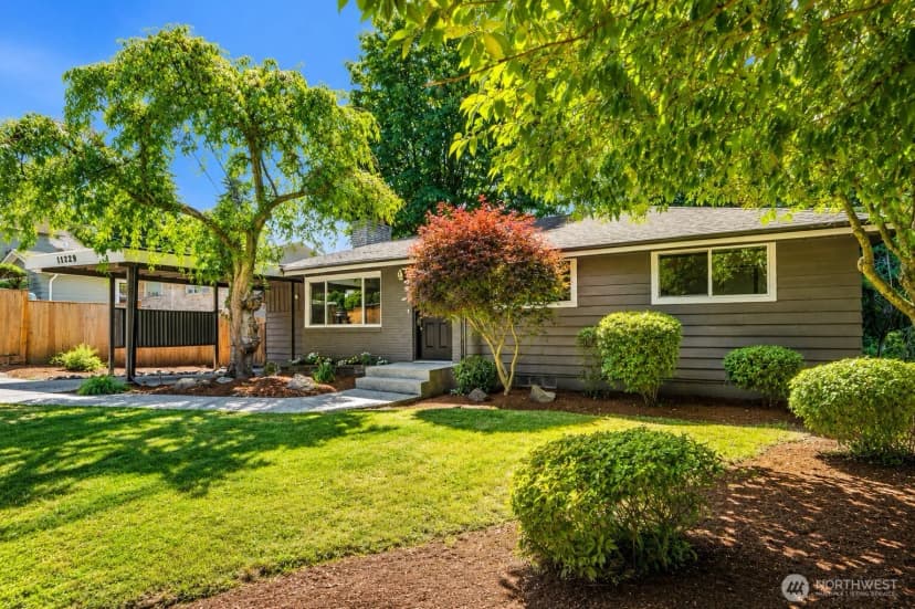Property photo for 11229 29th Avenue Sw, Seattle photo 2