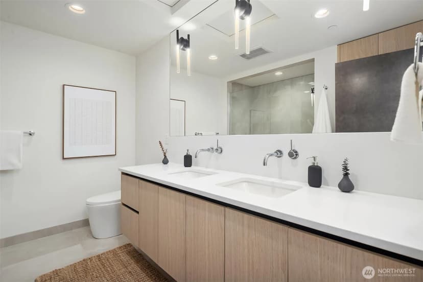 Property photo for 415 99th Avenue Ne, Bellevue photo 24