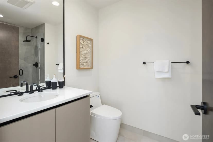Property photo for 415 99th Avenue Ne, Bellevue photo 28