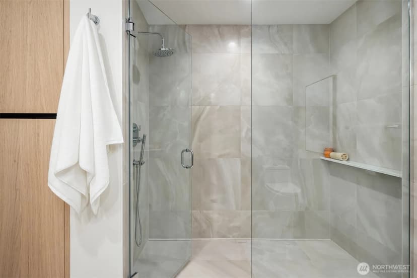 Property photo for 415 99th Avenue Ne, Bellevue photo 25