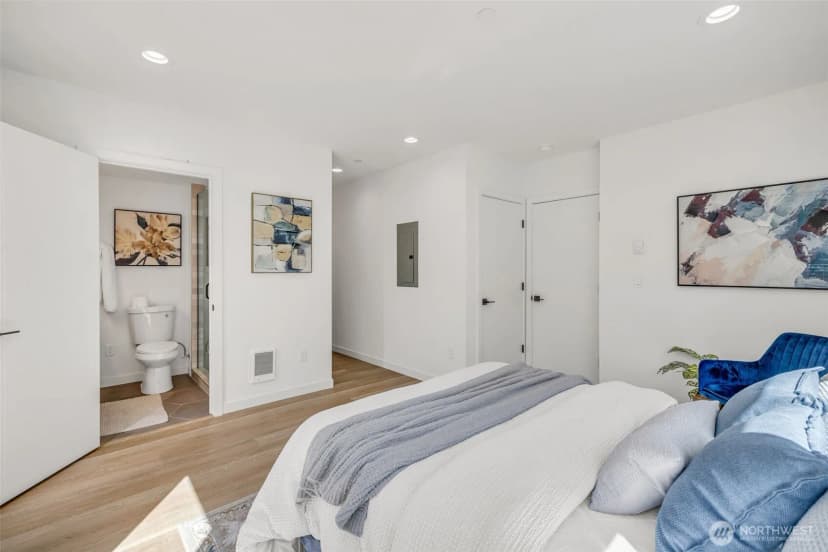 Property photo for 4404 S Othello St # D, Seattle photo 11