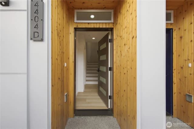 Property photo for 4404 S Othello St # D, Seattle photo 3