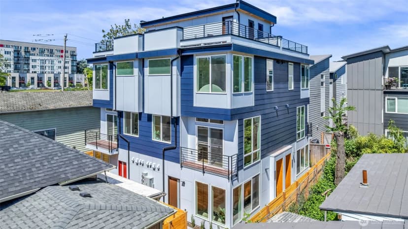 Property photo for 4404 S Othello St # D, Seattle