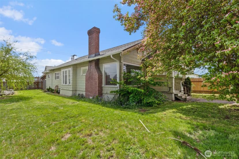 Property photo for 505 W Young Street, Elma
