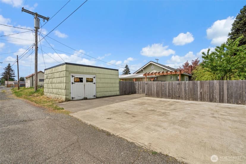 Property photo for 505 W Young Street, Elma photo 27