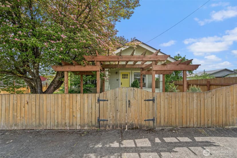 Property photo for 505 W Young Street, Elma photo 3