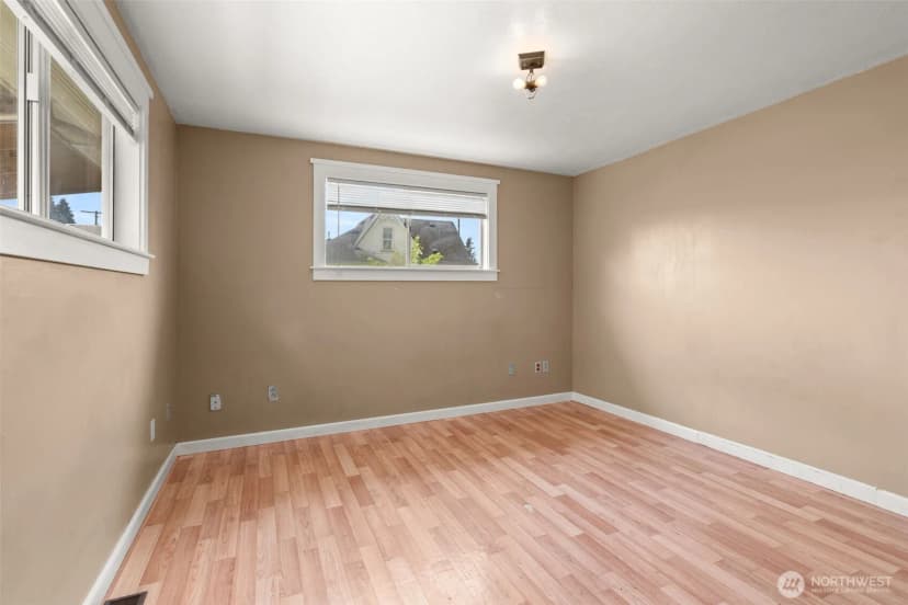 Property photo for 505 W Young Street, Elma photo 15