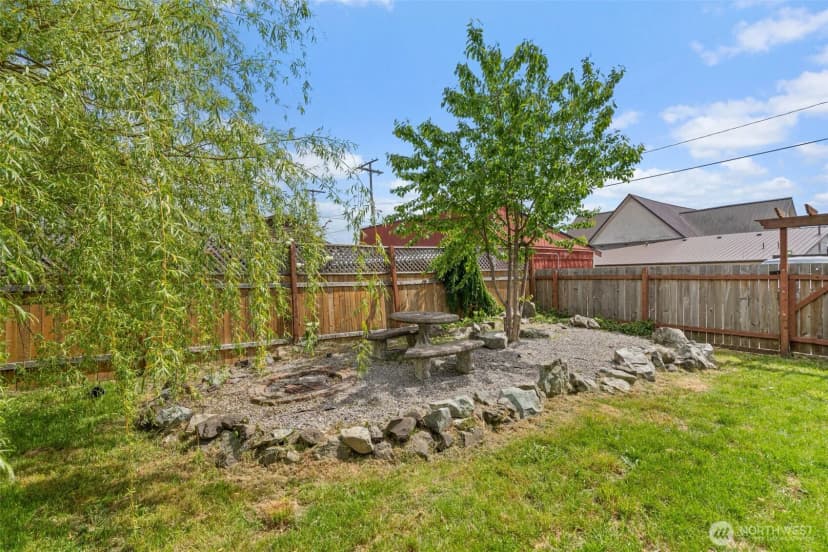 Property photo for 505 W Young Street, Elma photo 25