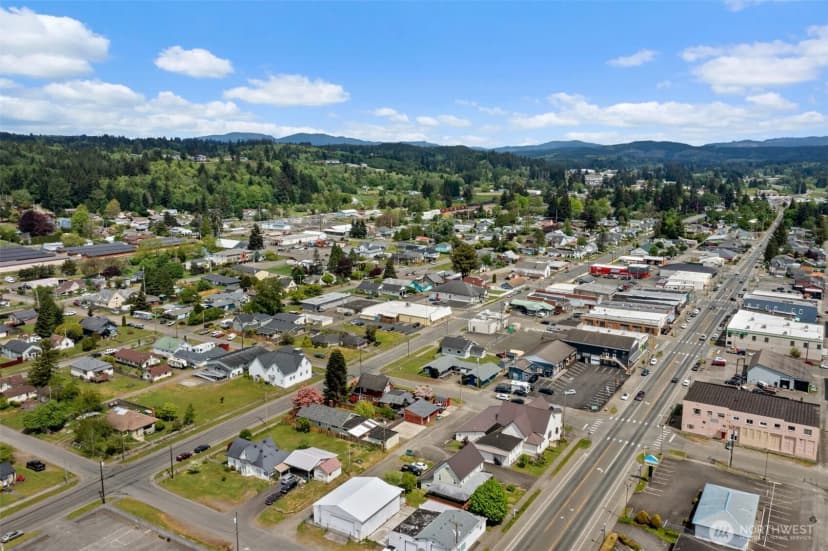 Property photo for 505 W Young Street, Elma photo 30