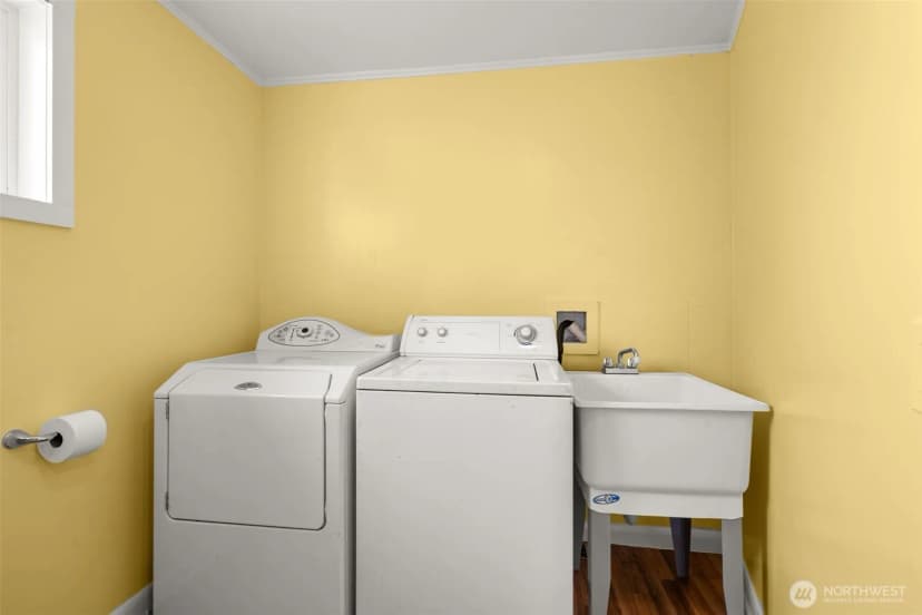 Property photo for 505 W Young Street, Elma photo 18