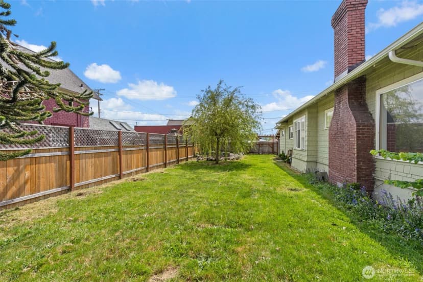 Property photo for 505 W Young Street, Elma photo 24