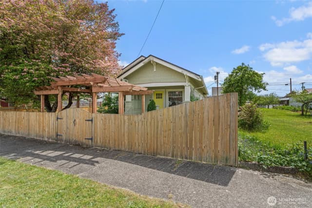 Property photo for 505 W Young Street, Elma photo 4