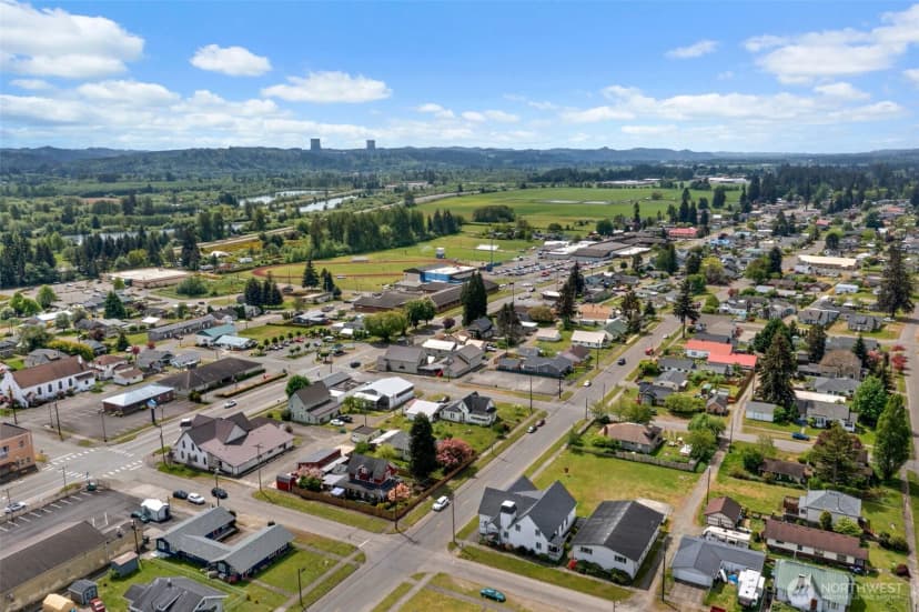 Property photo for 505 W Young Street, Elma photo 32