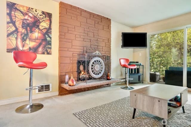 Property photo for 4525 S Henderson Street #302, Seattle photo 4
