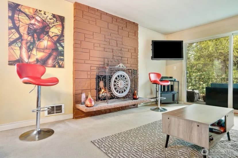 Property photo for 4525 S Henderson Street #302, Seattle photo 4