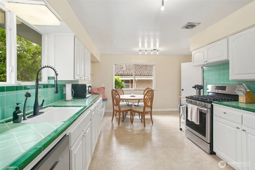 Property photo for 2503 S Edmunds Street, Seattle photo 6