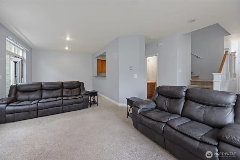 Property photo for 13000 Admiralty Way #j101, Everett photo 6