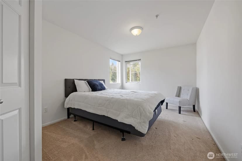 Property photo for 13000 Admiralty Way #j101, Everett photo 24