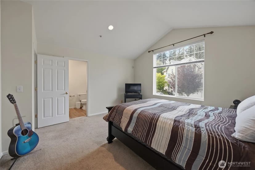 Property photo for 13000 Admiralty Way #j101, Everett photo 20