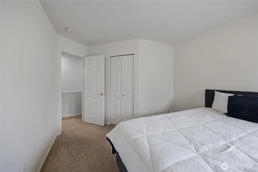 Property photo for 13000 Admiralty Way #j101, Everett photo 25