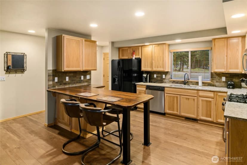 Property photo for 750 Evergreen Valley Loop Road, Ronald photo 16