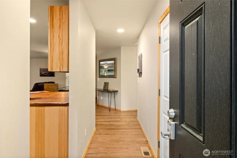 Property photo for 750 Evergreen Valley Loop Road, Ronald photo 9