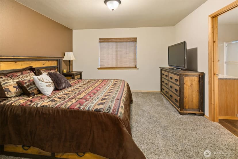 Property photo for 750 Evergreen Valley Loop Road, Ronald photo 25