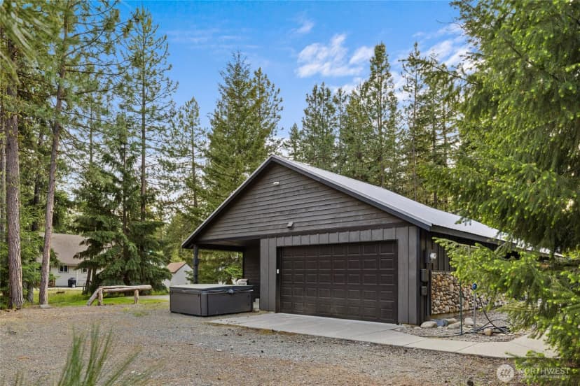 Property photo for 750 Evergreen Valley Loop Road, Ronald photo 2