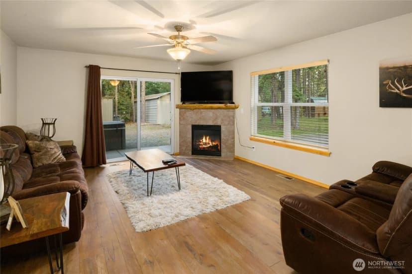 Property photo for 750 Evergreen Valley Loop Road, Ronald photo 11
