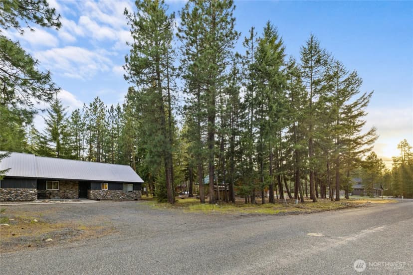 Property photo for 750 Evergreen Valley Loop Road, Ronald photo 35