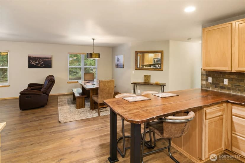 Property photo for 750 Evergreen Valley Loop Road, Ronald photo 18