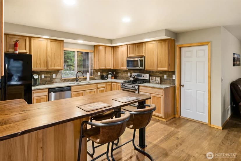Property photo for 750 Evergreen Valley Loop Road, Ronald photo 17