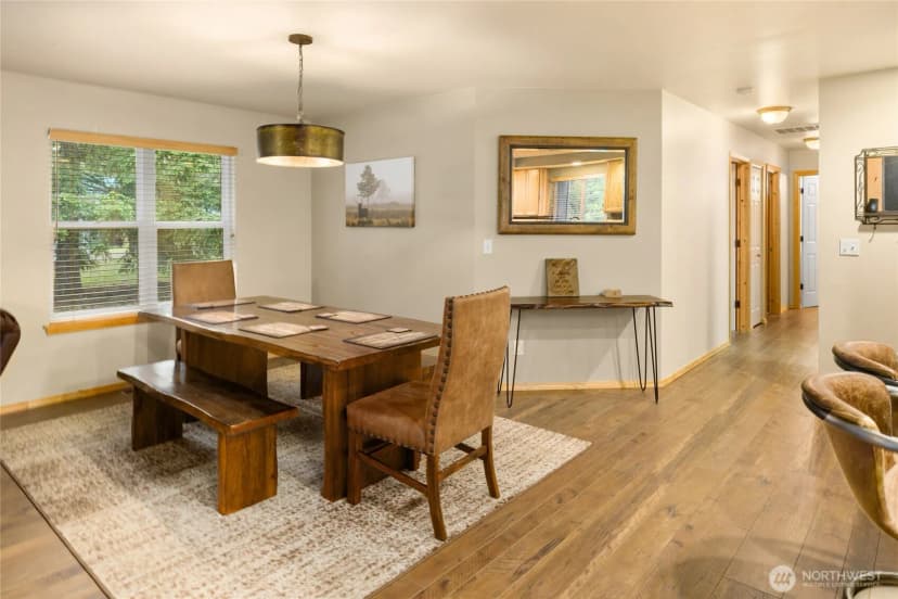 Property photo for 750 Evergreen Valley Loop Road, Ronald photo 19