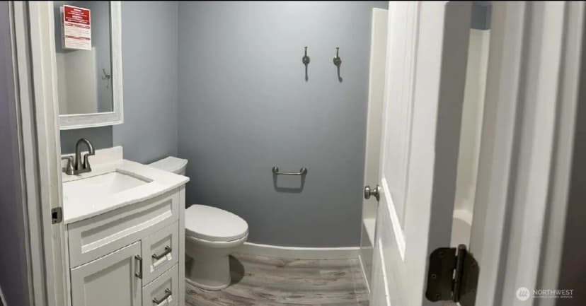 Property photo for 1206 Crystal Lane, Burlington photo 9