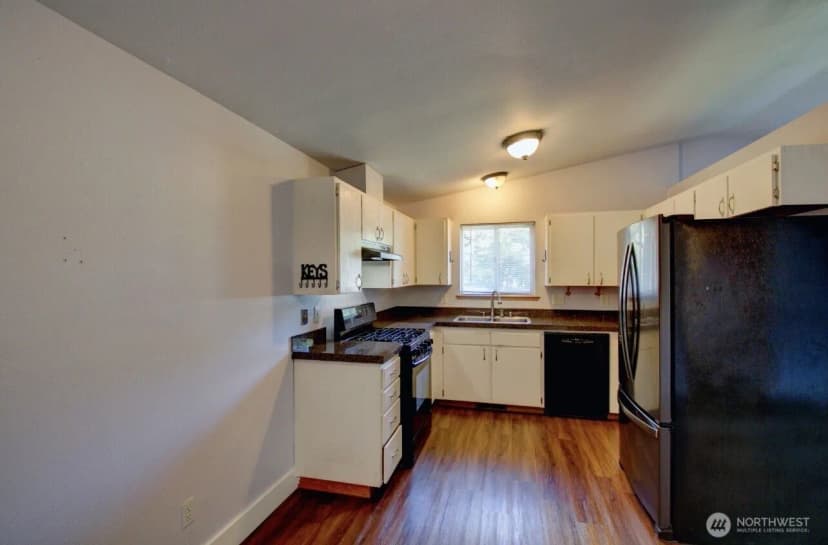 Property photo for 1206 Crystal Lane, Burlington photo 25