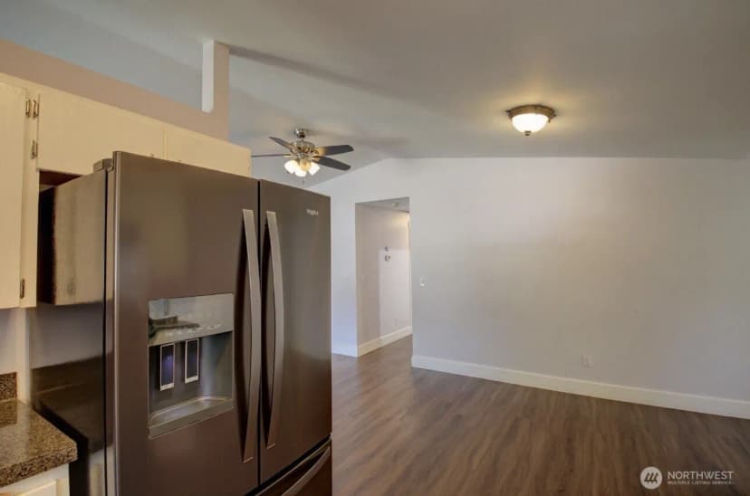 Property photo for 1206 Crystal Lane, Burlington photo 29