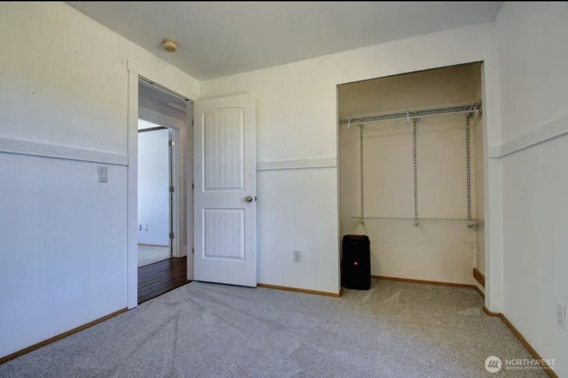 Property photo for 1206 Crystal Lane, Burlington photo 13