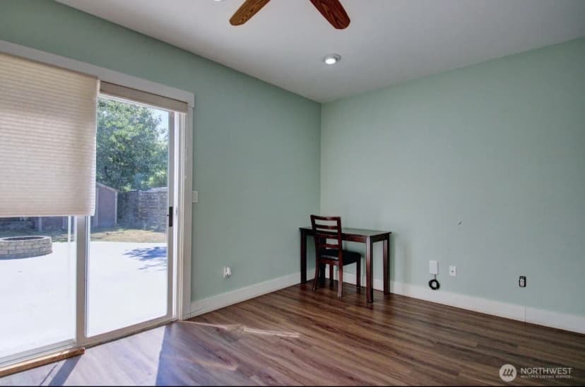 Property photo for 1206 Crystal Lane, Burlington photo 21