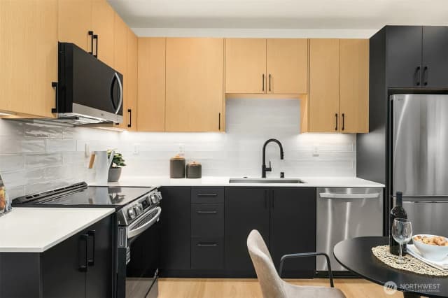Property photo for 1457 22nd Avenue #a, Seattle photo 4