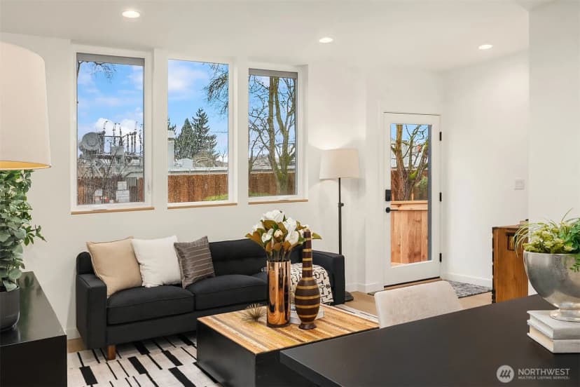 Property photo for 1453 22nd Avenue, Seattle photo 9