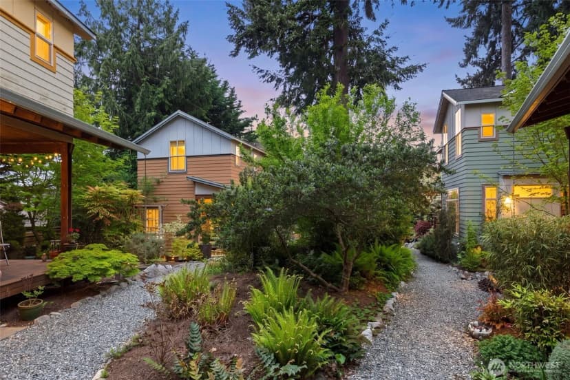 Property photo for 20215 15th Avenue Nw #e, Shoreline photo 38